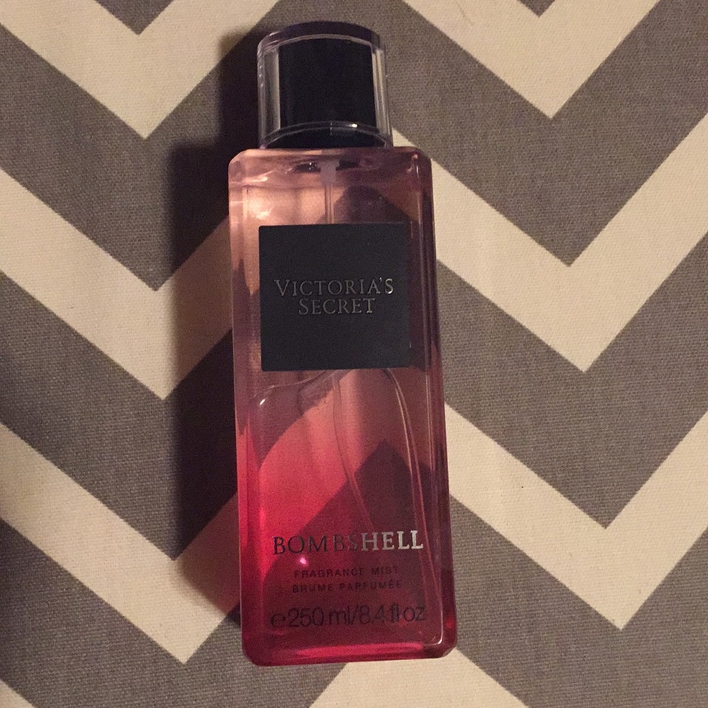 Bombshell fragrance mist
